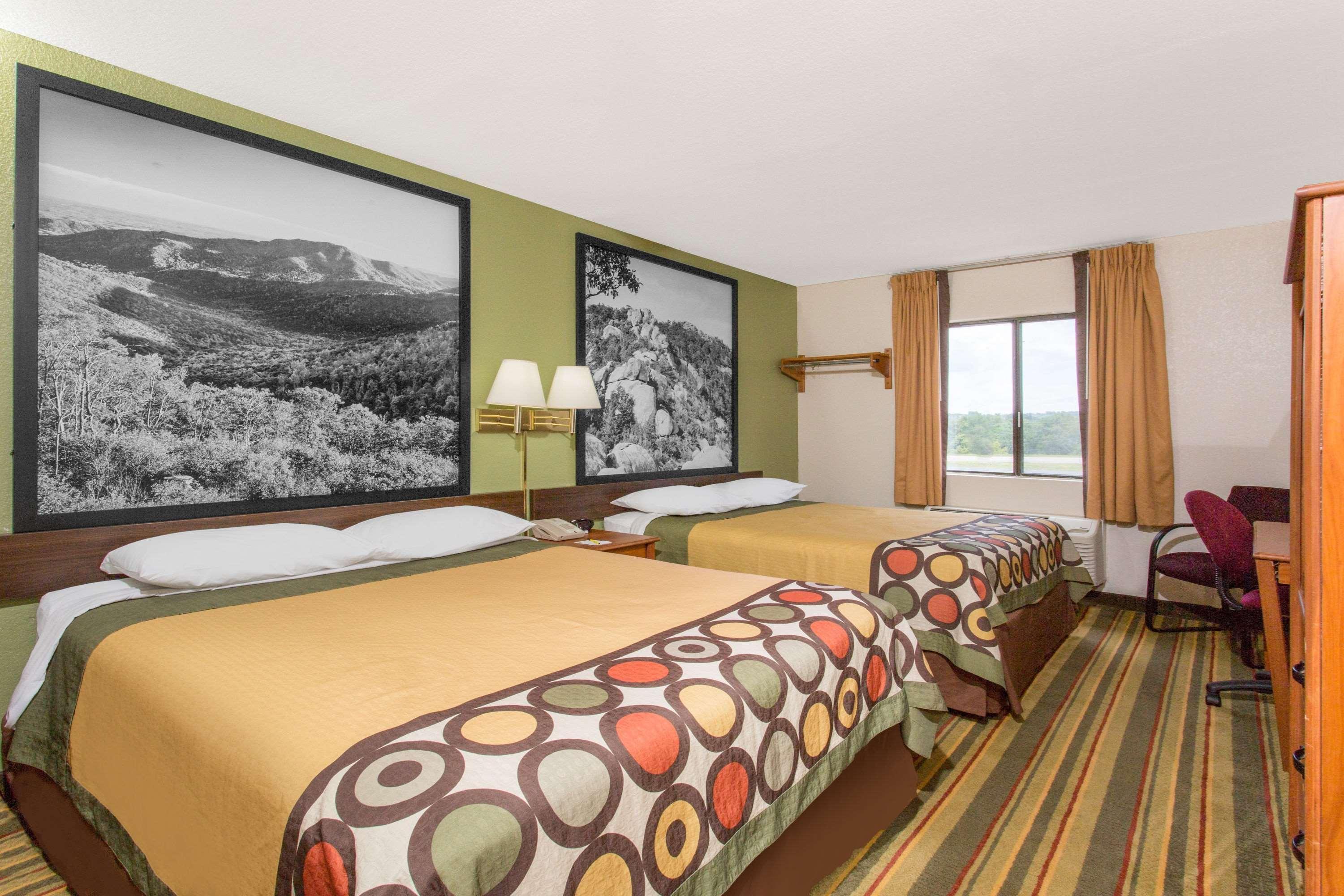 Super 8 By Wyndham Bedford Hotel Buitenkant foto