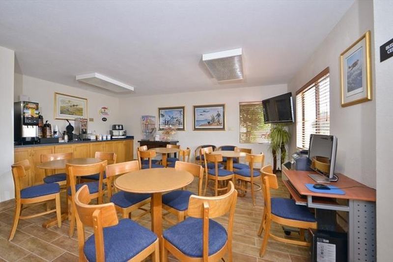 Super 8 By Wyndham Bedford Hotel Buitenkant foto